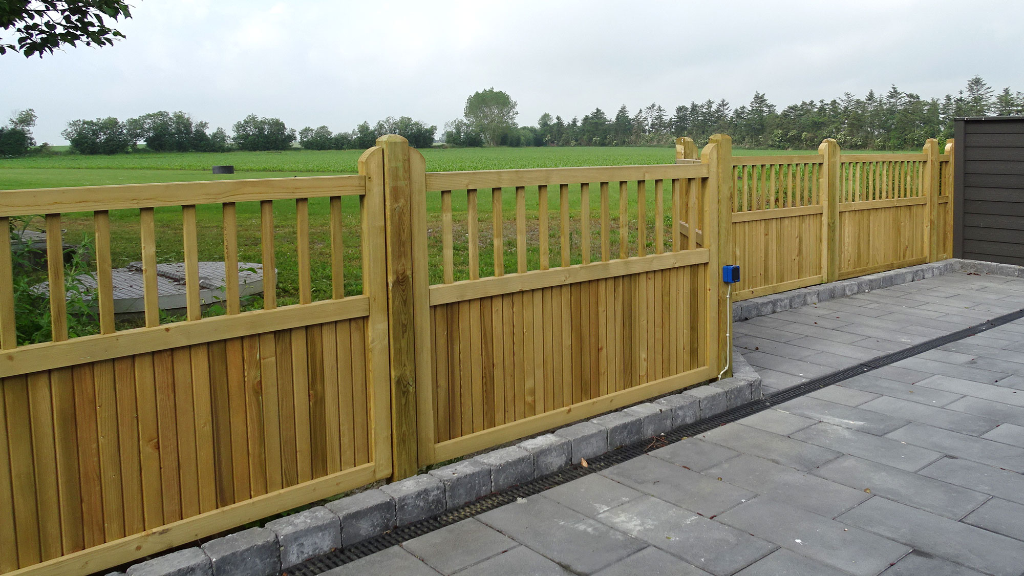 Country Garden i trykkimpregnert tre som pynter opp i enhver hage