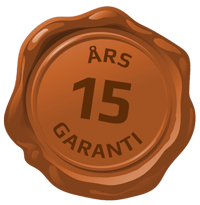 Brunt vokssegl med teksten «15 års garanti».